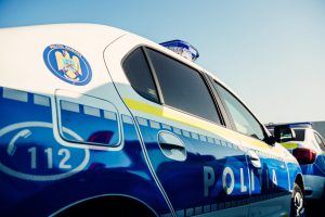 Bărbat bătut și sechestrat de doi tineri. A reușit să sară din mașina unde era ținut cu forța, într-o intersecție. 3 politia romana