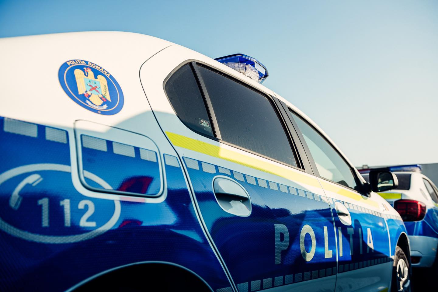 Bărbat bătut și sechestrat de doi tineri. A reușit să sară din mașina unde era ținut cu forța, într-o intersecție. 28 Bărbat bătut și sechestrat de doi tineri. A reușit să sară din mașina unde era ținut cu forța, într-o intersecție.